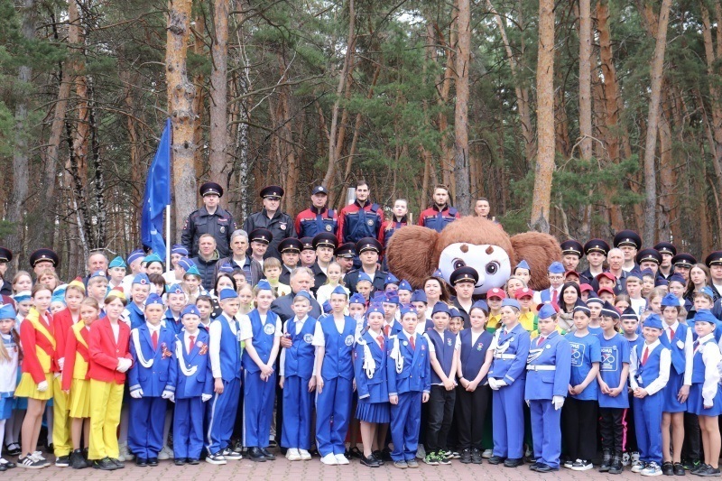В Чернолучье торжественно открыли областной конкурс юных инспекторов дорожного движения!.